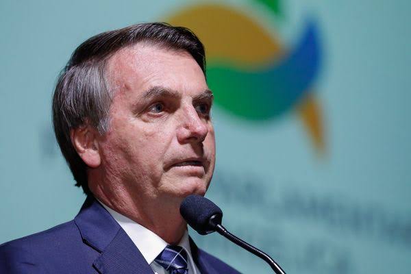 Leia mais sobre o artigo Bolsonaro zera tributação de combustíveis e aumenta impostos de Bancos. Agora vamos ver se os estados vão fazer o mesmo