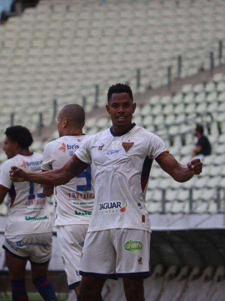 Leia mais sobre o artigo COPA DO NORDESTE: Bahia entra de salto alto e toma um “chocolate” do Fortaleza na Arena Castelão