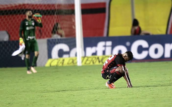 Leia mais sobre o artigo Vitória é eliminado do campeonato baiano