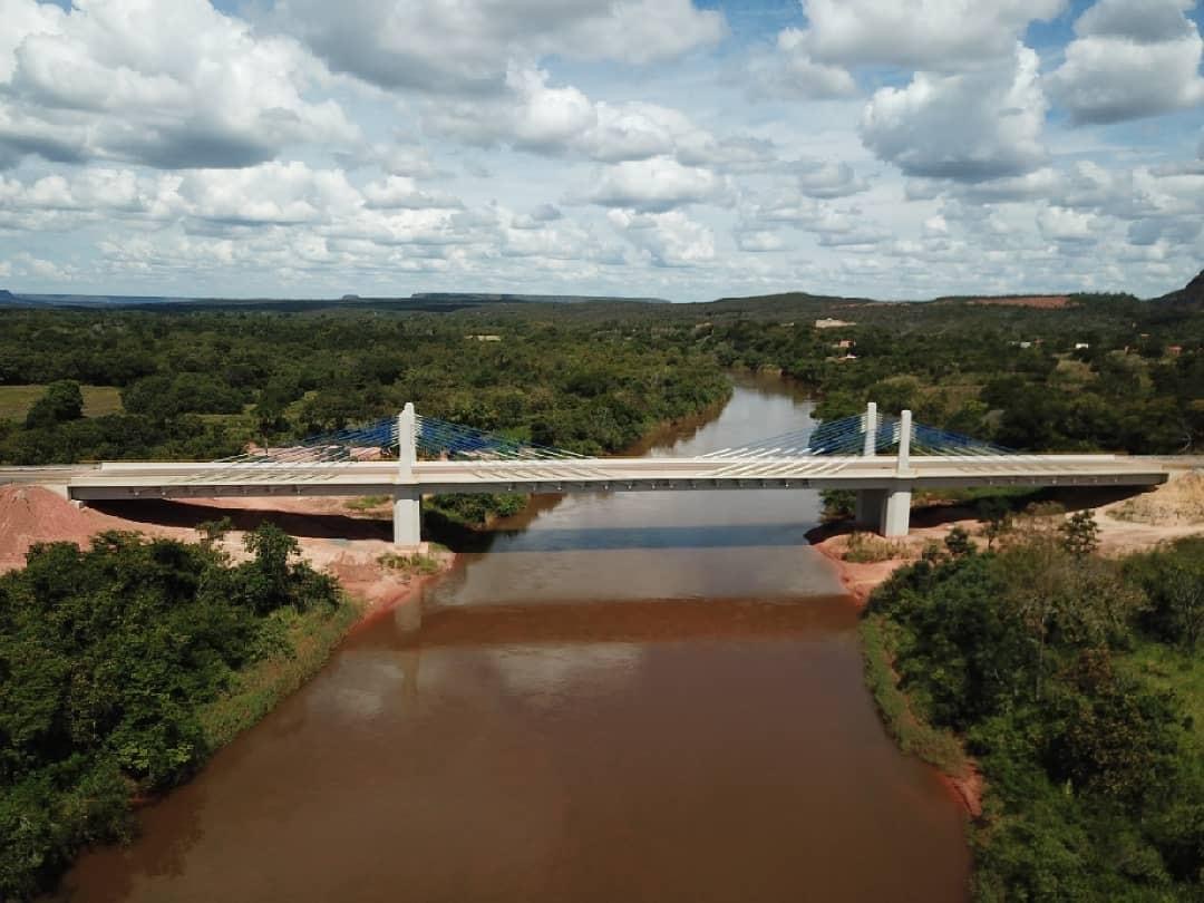 Leia mais sobre o artigo Bolsonaro entrega ponte sobre o Rio Parnaíba e acaba com cobrança de travessia