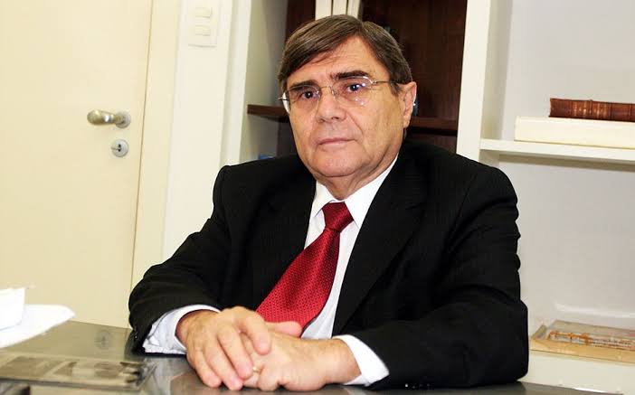 Leia mais sobre o artigo Ex presidente da OAB/BA, Saul Quadros, morre vítima da COVID-19. Saiba detalhes