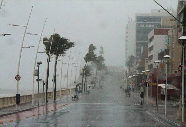 Leia mais sobre o artigo Domingo de chuva forte em Salvador