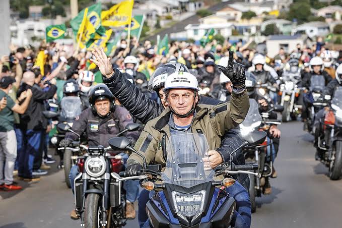 Leia mais sobre o artigo “Motociata” de Bolsonaro, em Salvador, deixa esquerda preocupada devido a forte adesão