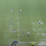 Bahia vence Fluminense com arbitragem polêmica