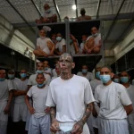 Saiba como funciona o modelo carcerário de El Salvador: “O presidente não gasta dinheiro com bandido”